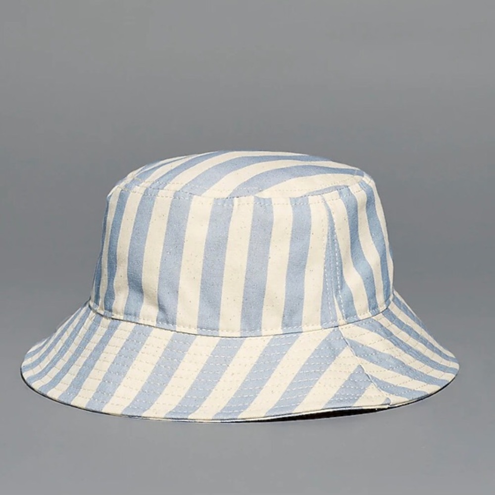 Madewell Short-Brimmed Bucket Hat | Striped | Weathered Sky | NWT